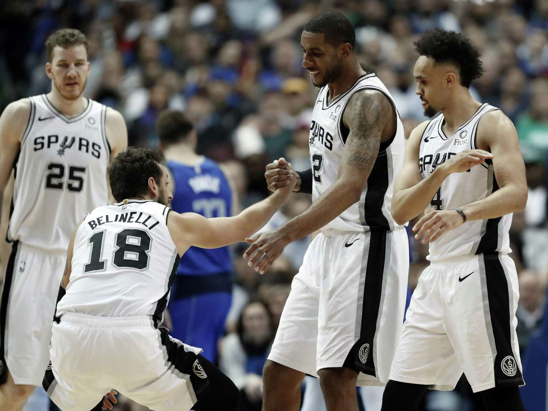 1920x1440 Listen: Why is Derrick White so key for the Spurs defense?
