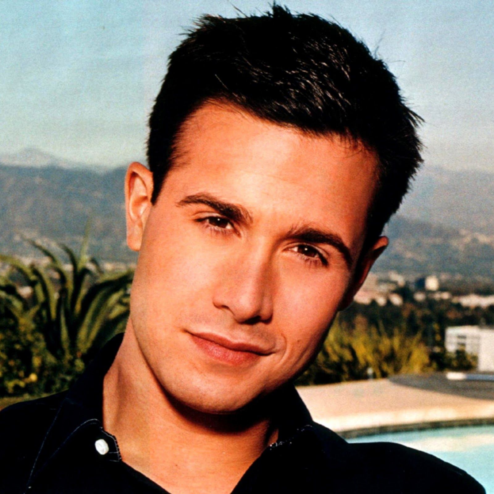 1600x1600 Freddie Prinze Jr. HD