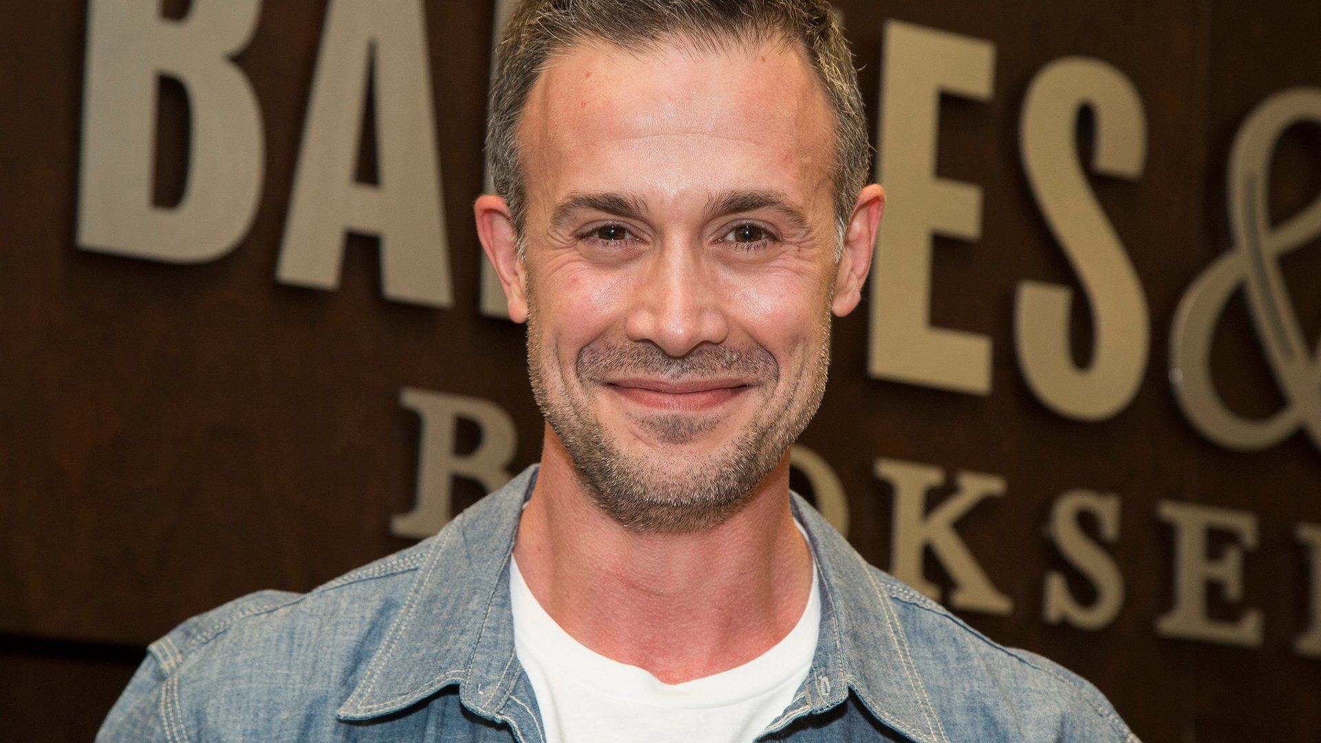 1920x1080 Freddie Prinze Jr. Joins Punky Brewster Revival With Soleil Moon Frye at Peacock