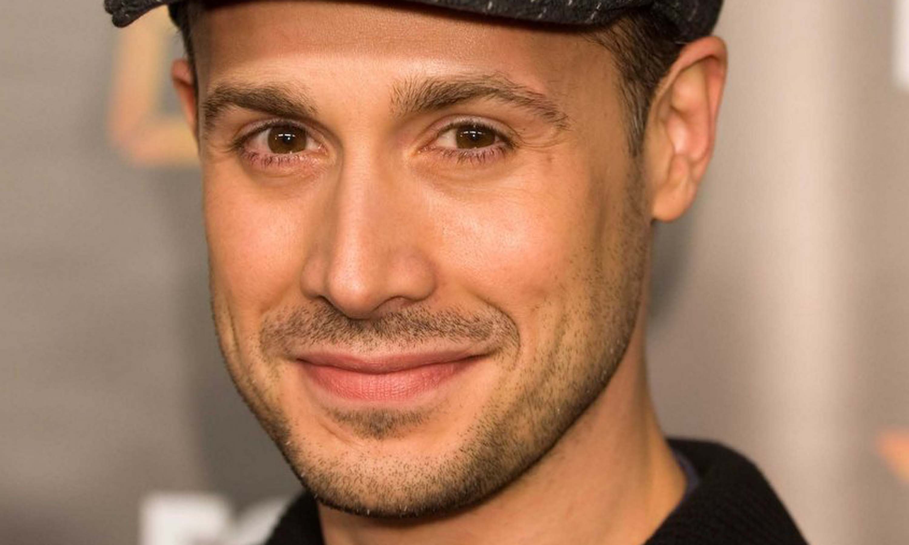 3000x1800 Freddie Prinze Jr. HD