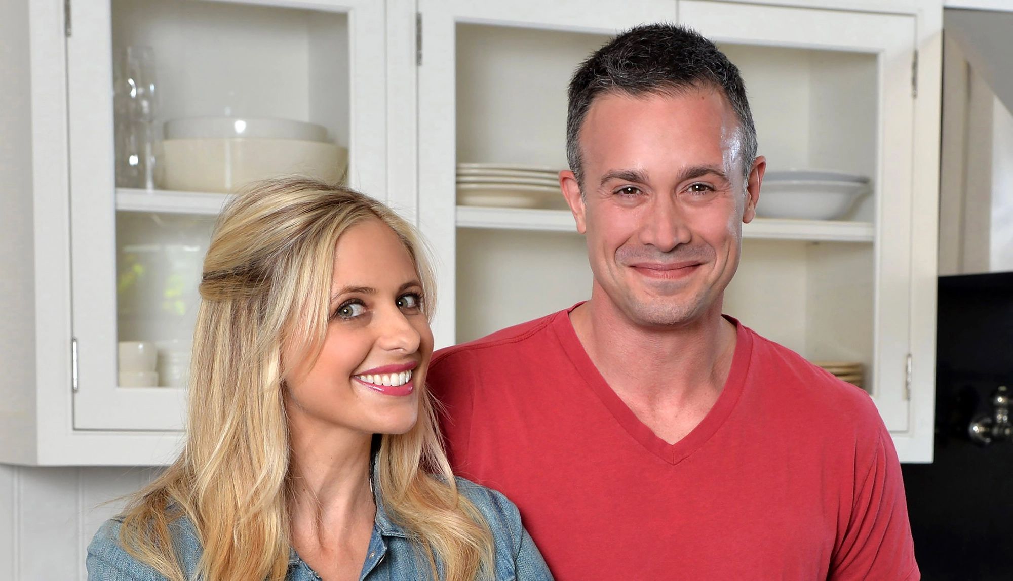 2000x1148 Freddie Prinze Jr. Wallpaper