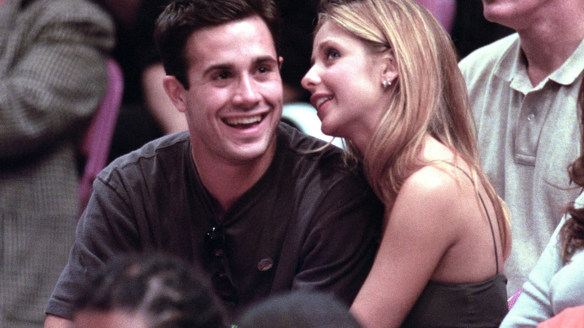 1920x1080 Sarah Michelle Gellar & Freddie Prinze Jr. Celebrate 20th Anniversary