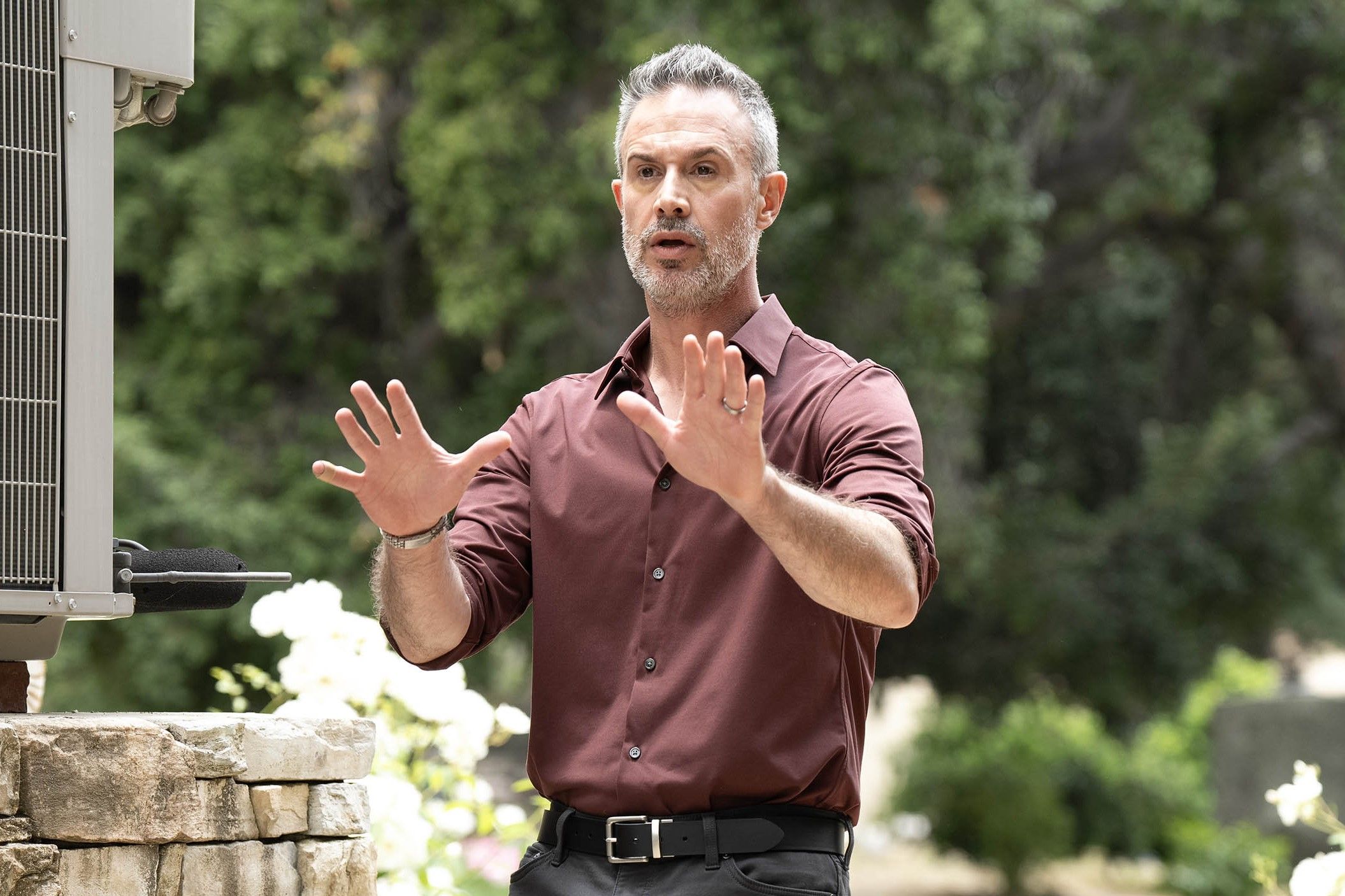 2111x1407 Freddie Prinze Jr Thriller 'The Girl in the Pool' First Look