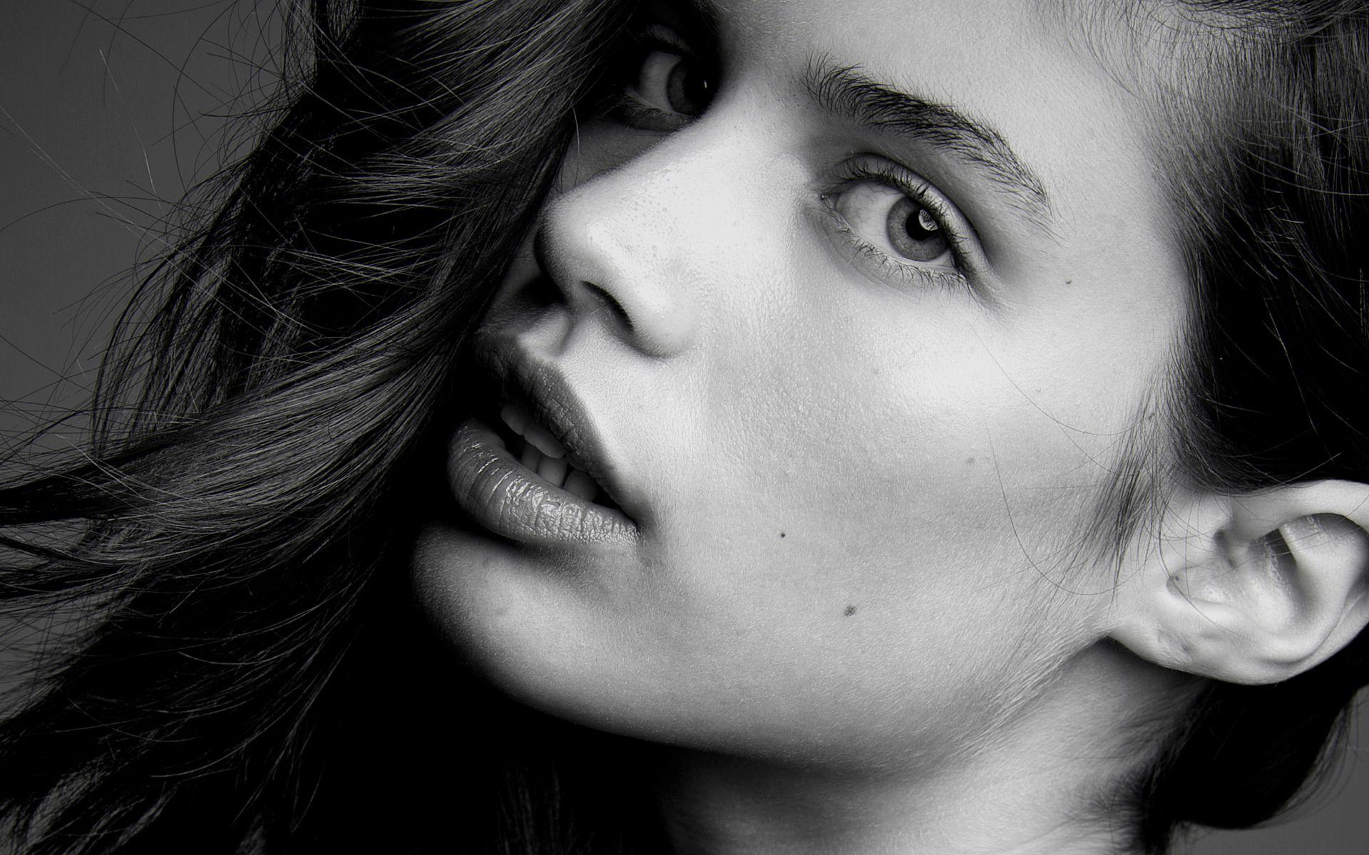 1920x1200 Monochrome Sara Sampaio Face Wallpaper 66593 1920x1200px