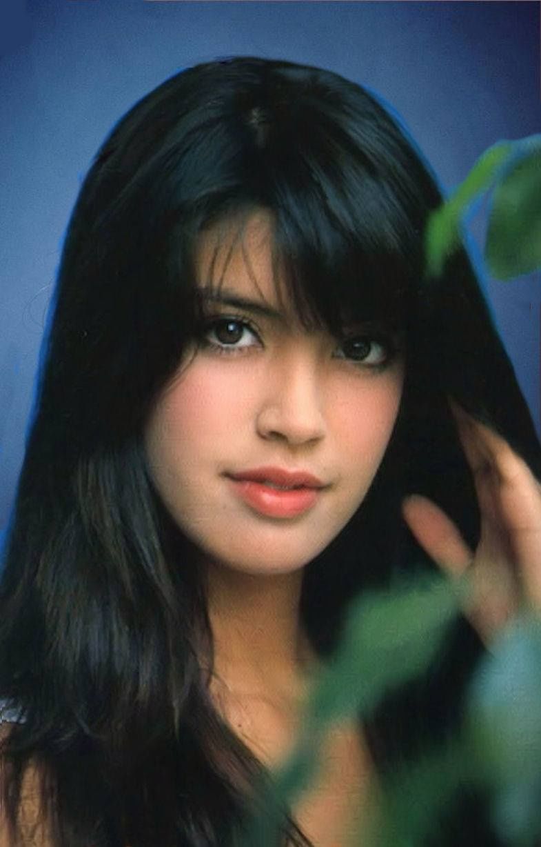785x1228 Phoebe Cates Wallpaper