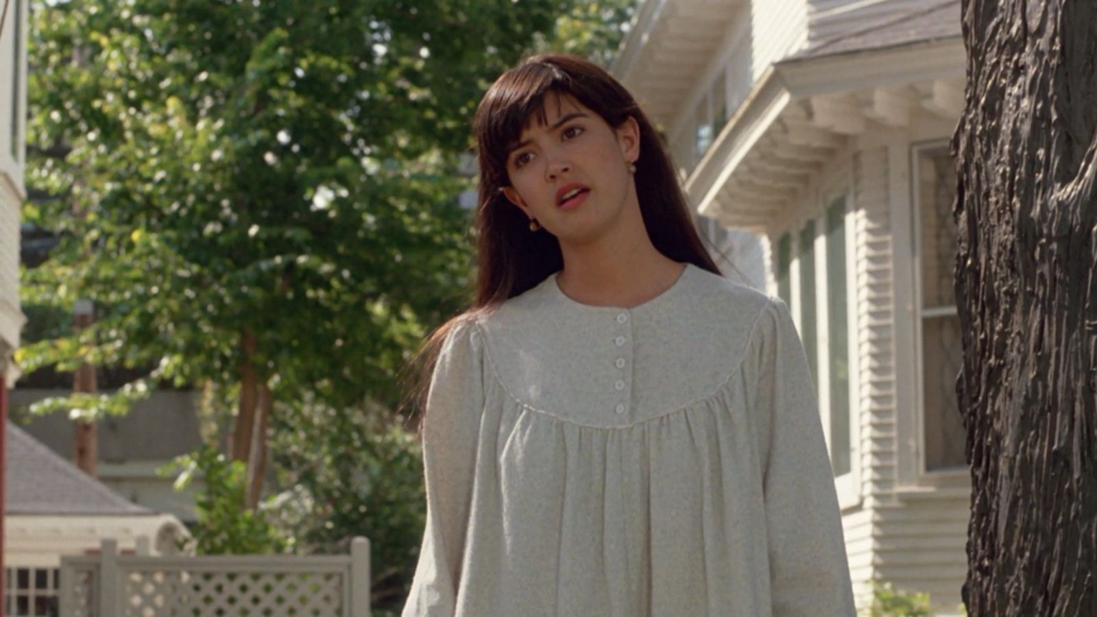 1600x900 Free Phoebe Cates 4K Wallpaper & Desktop HD Background for PC