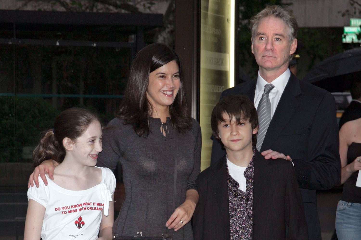 1500x1001 The Best Rare Photo of Kevin Kline and Phoebe Cates with Their Kids Owen and Greta