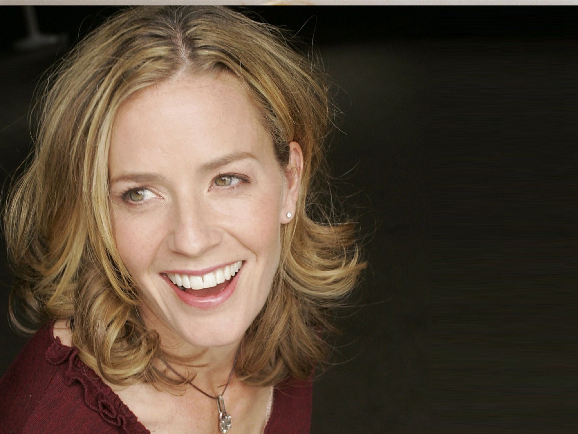 1920x1440 Elisabeth Shue Wallpaper