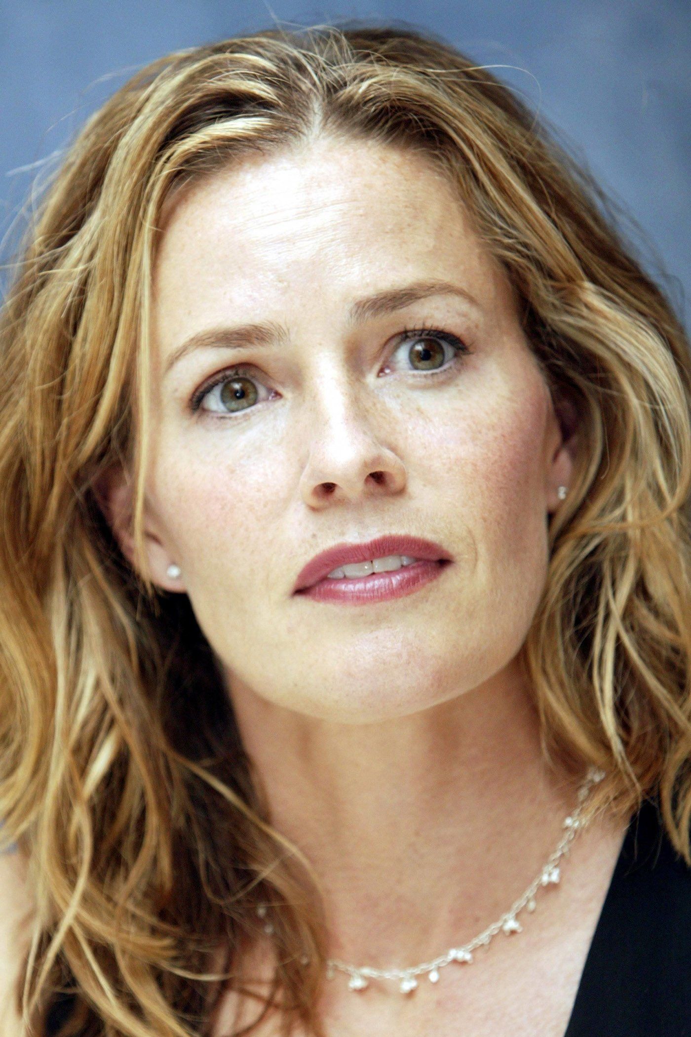 1400x2100 Elisabeth Shue Image