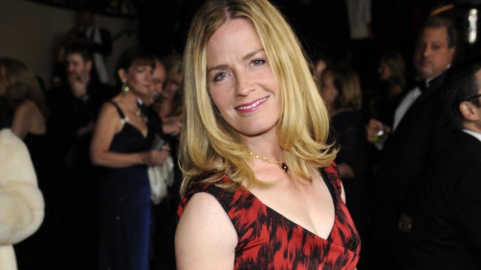 1600x900 Actress Elisabeth Shue to Join 'CSI' [PHOTOS]