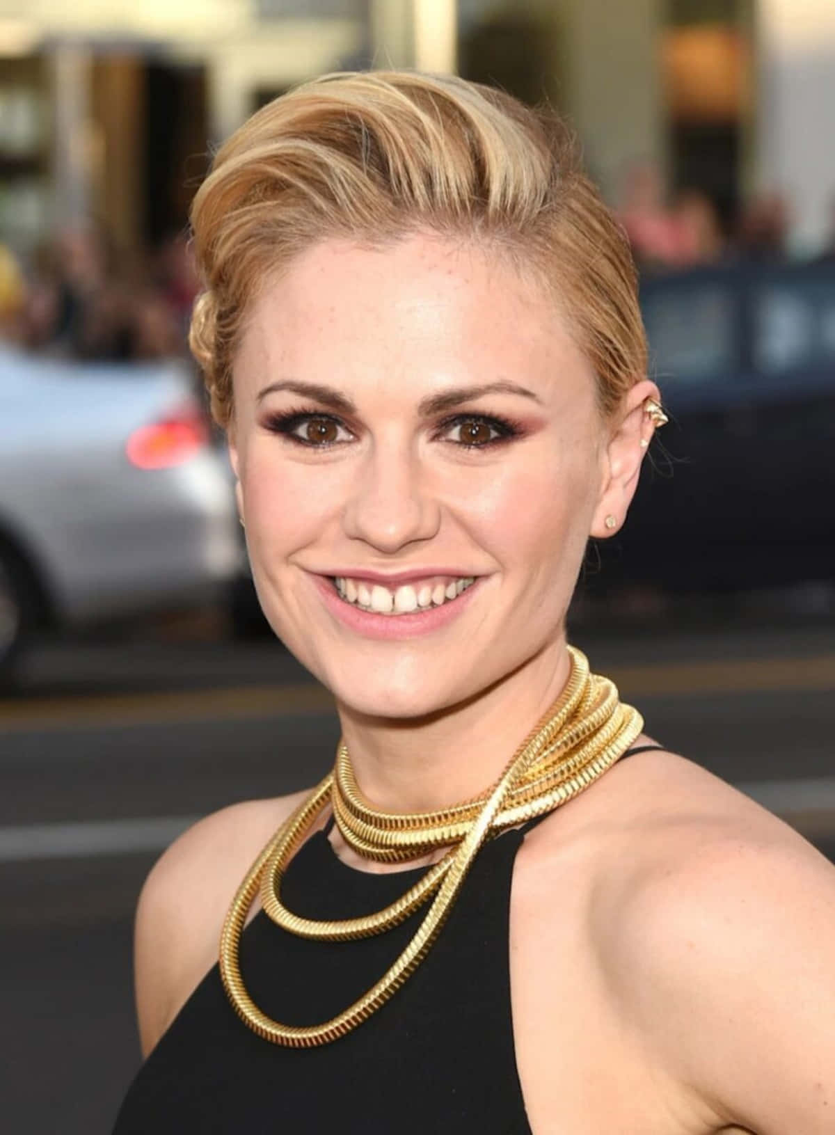 1200x1631 Download Anna Paquin Smiling Red Carpet Look Wallpaper