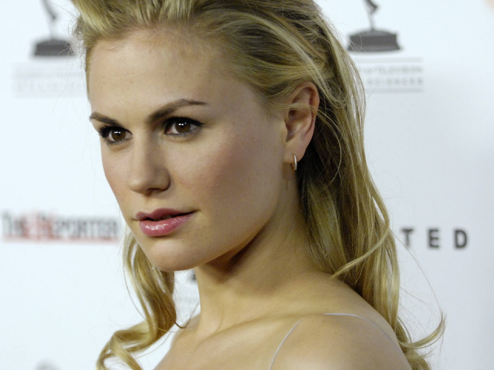 1600x1200 Anna Paquin HD