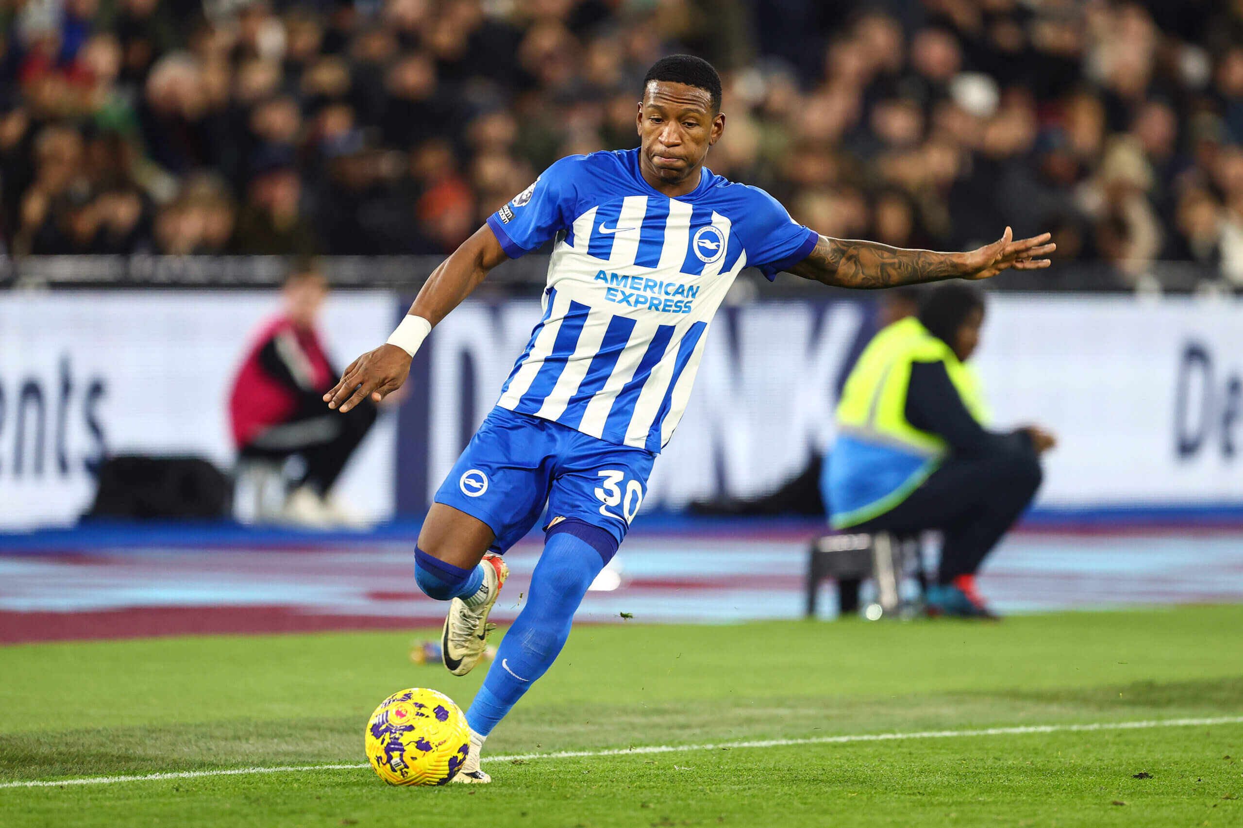 2560x1706 Brighton's Pervis Estupinan: The Premier League's Best Left Back?