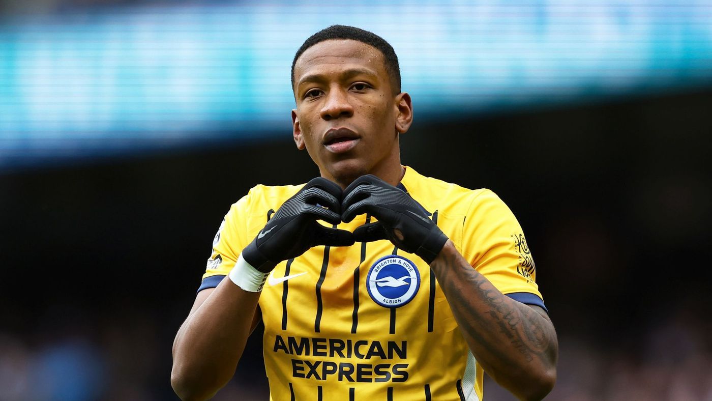 1400x788 Touchdown in Milan! Pervis Estupinan lands in Italy for Rossoneri medical ahead of move from Brighton as new salary revealed