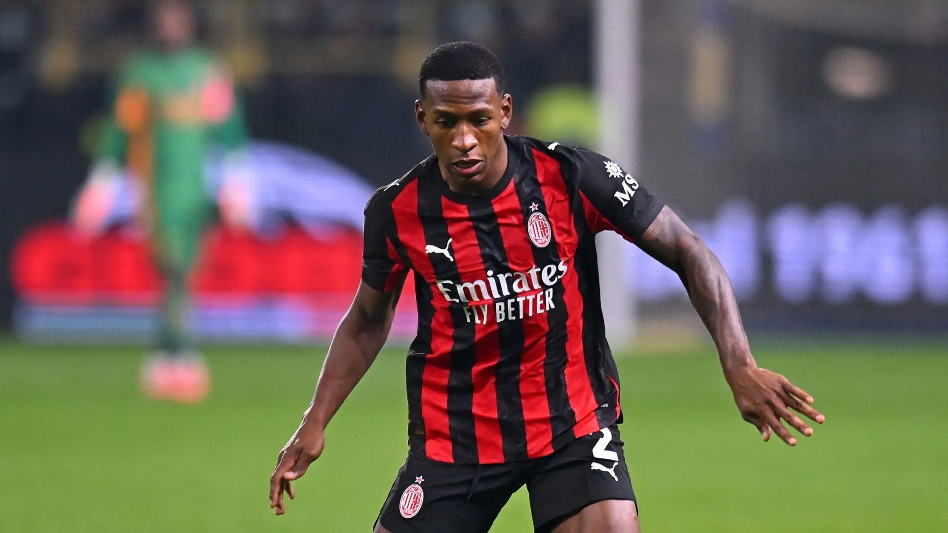 1920x1080 AC Milan puts Pervis Estupiñán up