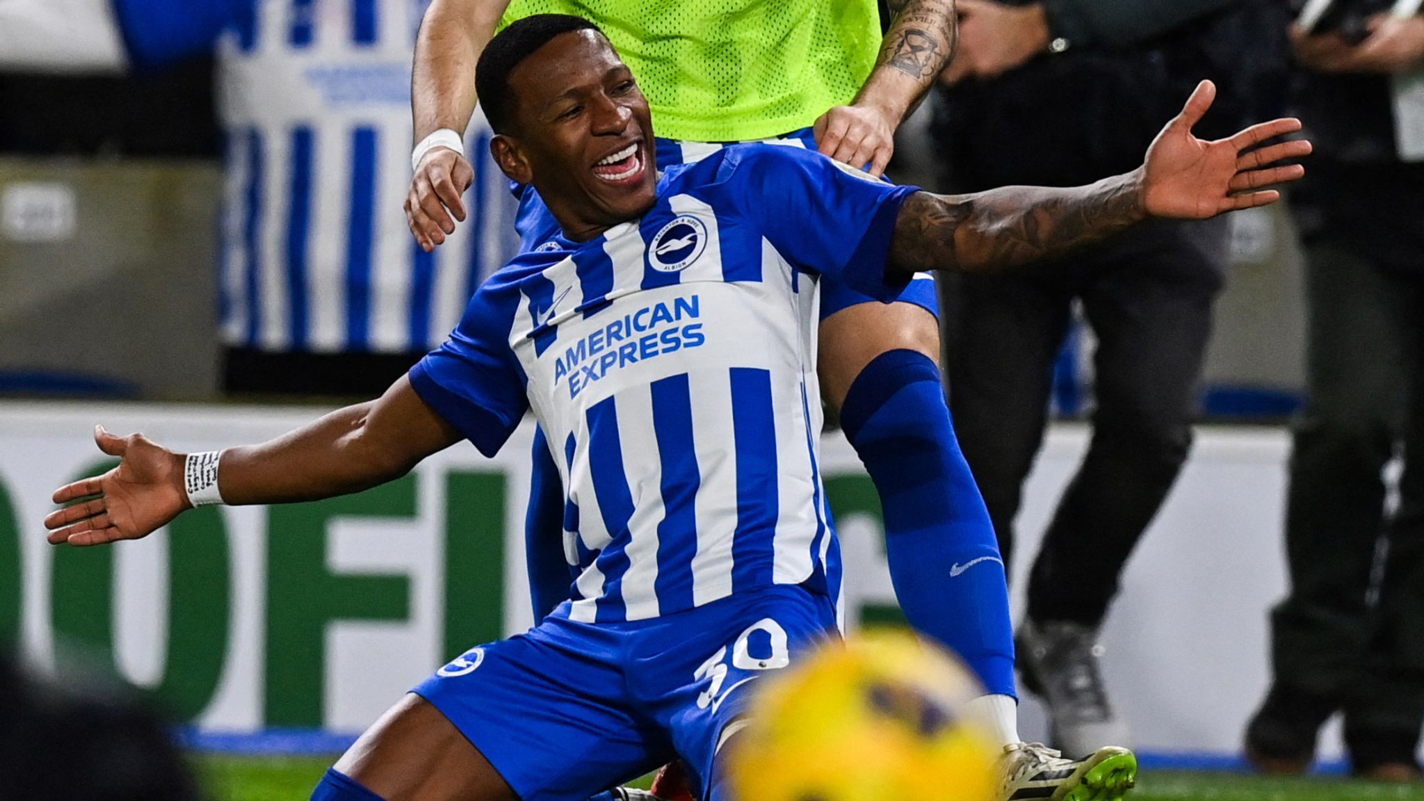 2048x1152 Brighton 4 2 Tottenham: Pervis Estupinan Scores Stunner As Seagulls End Spurs' Winning Run