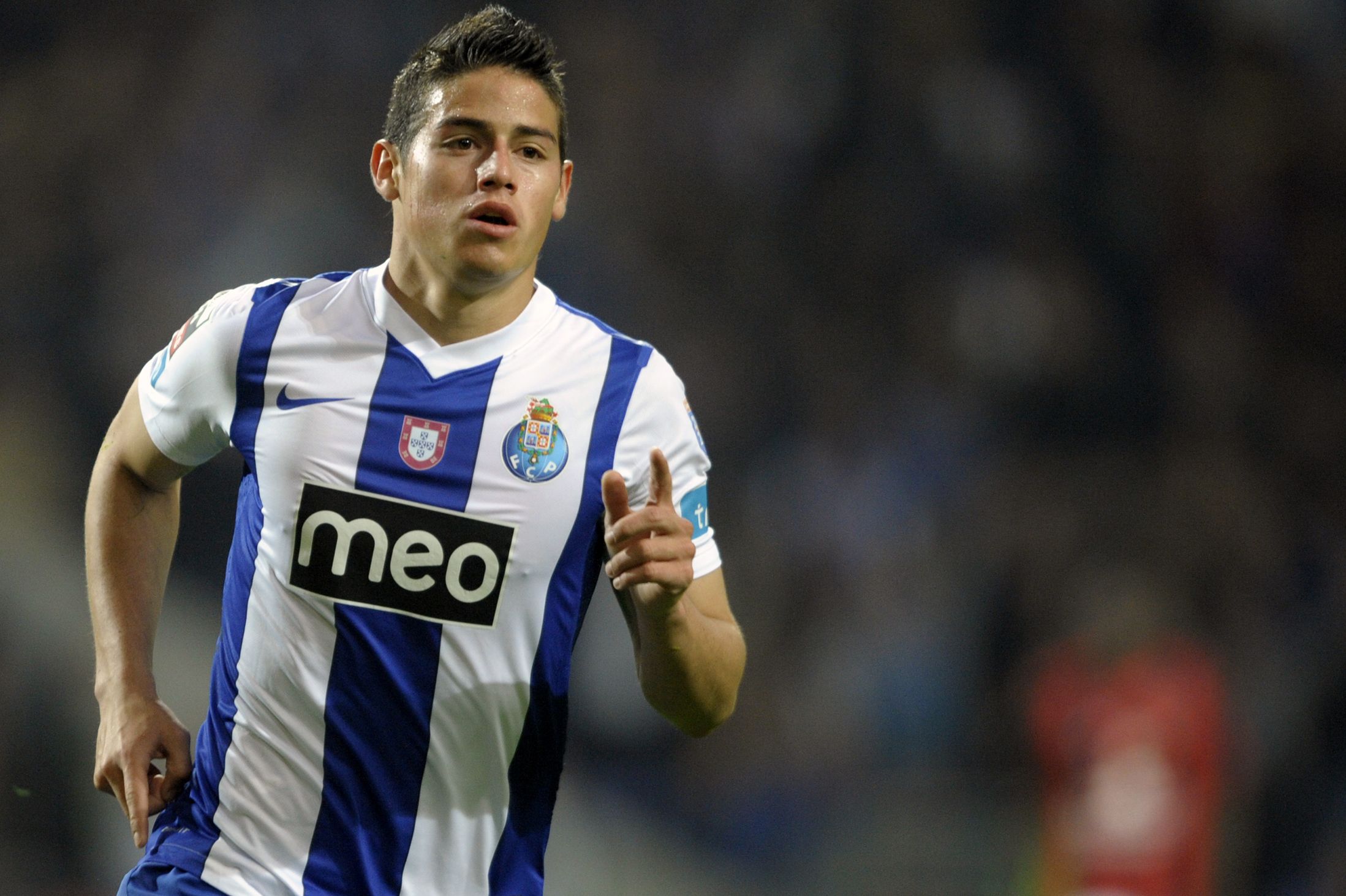 2197x1463 James Rodriguez FC Porto Action Shot HD Wallpaper