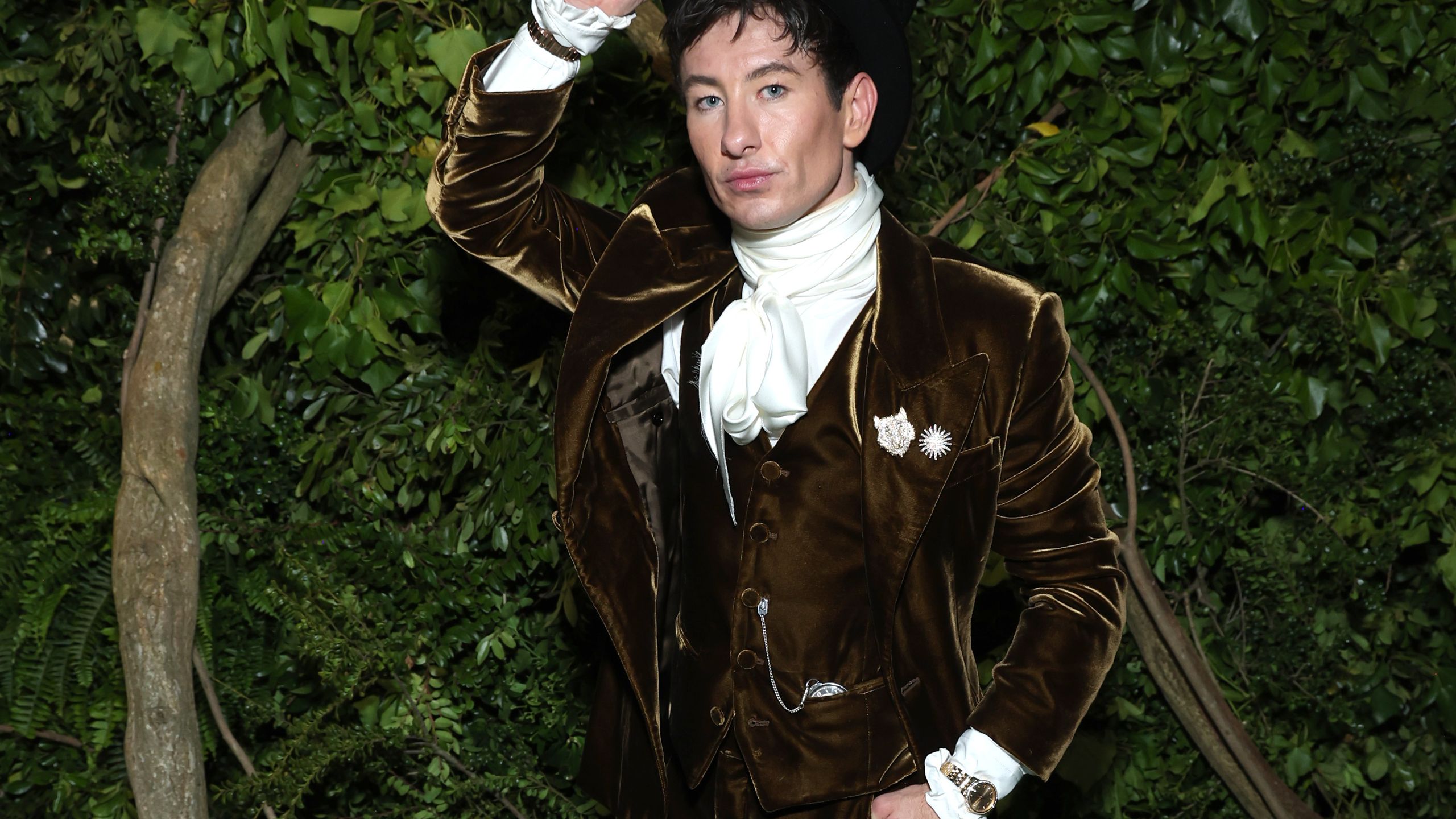 2560x1440 Barry Keoghan goes full Mad Hatter at the Met Gala 2024 wearing three Omega watches