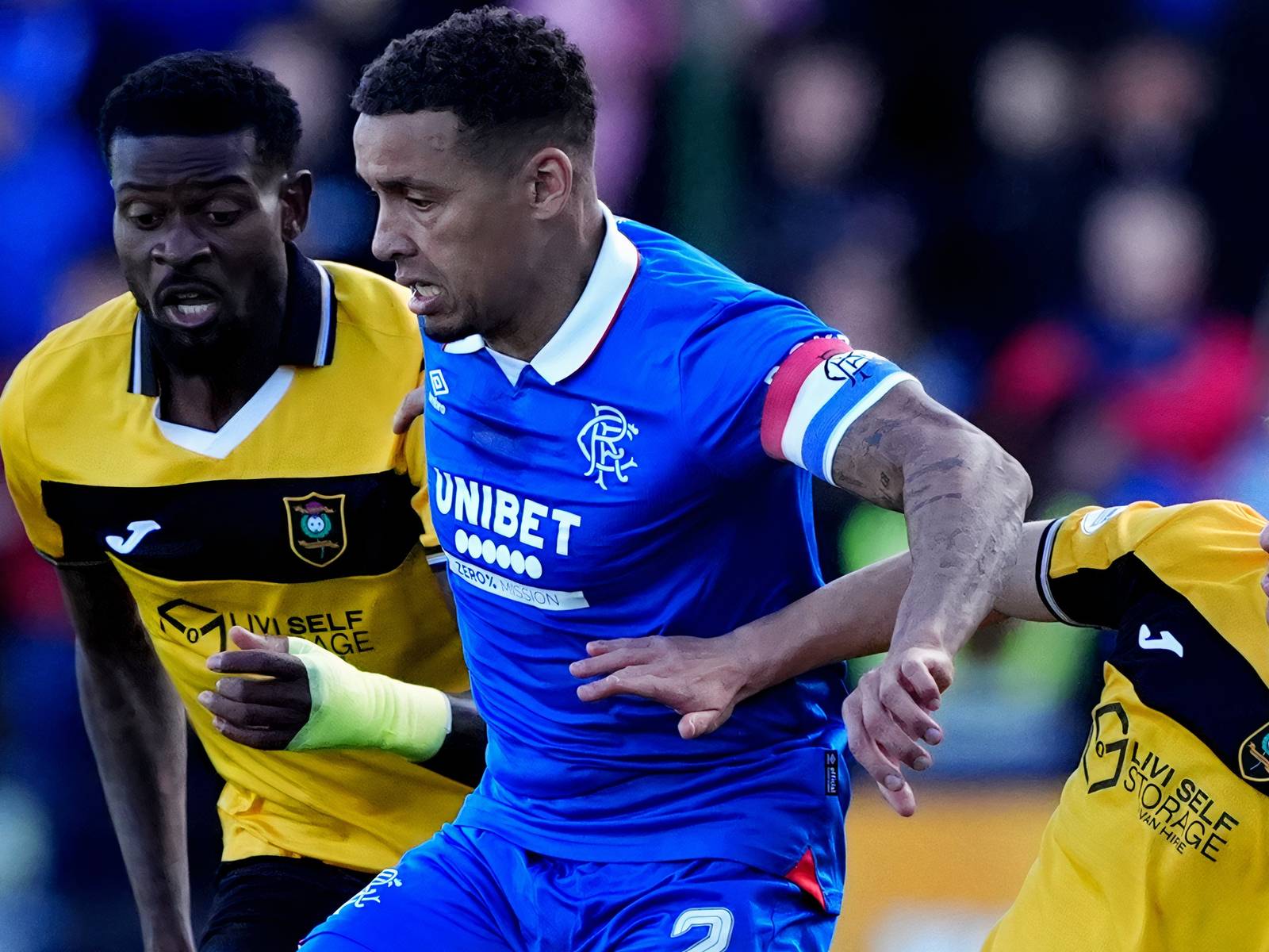1600x1200 James Tavernier