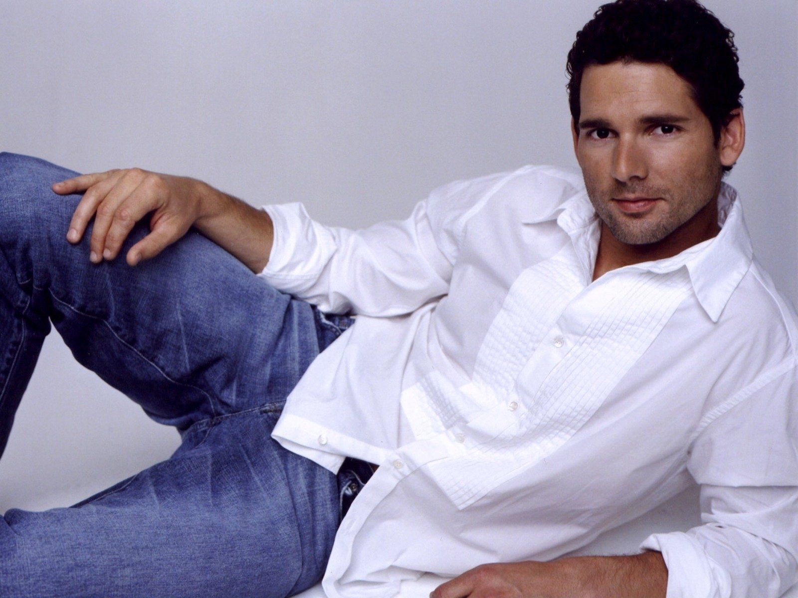 1600x1200 Download Celebrity Eric Bana Wallpaper