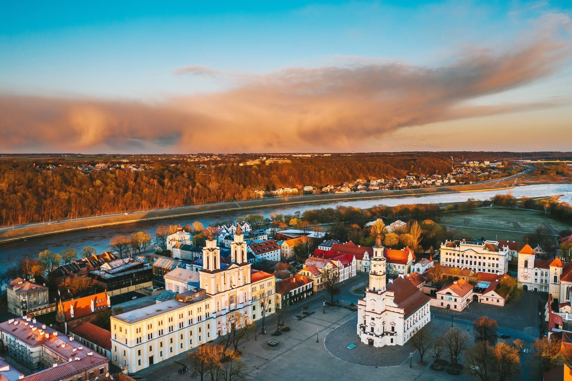 1920x1279 Download Lithuania Man Made Kaunas 4k Ultra HD Wallpaper