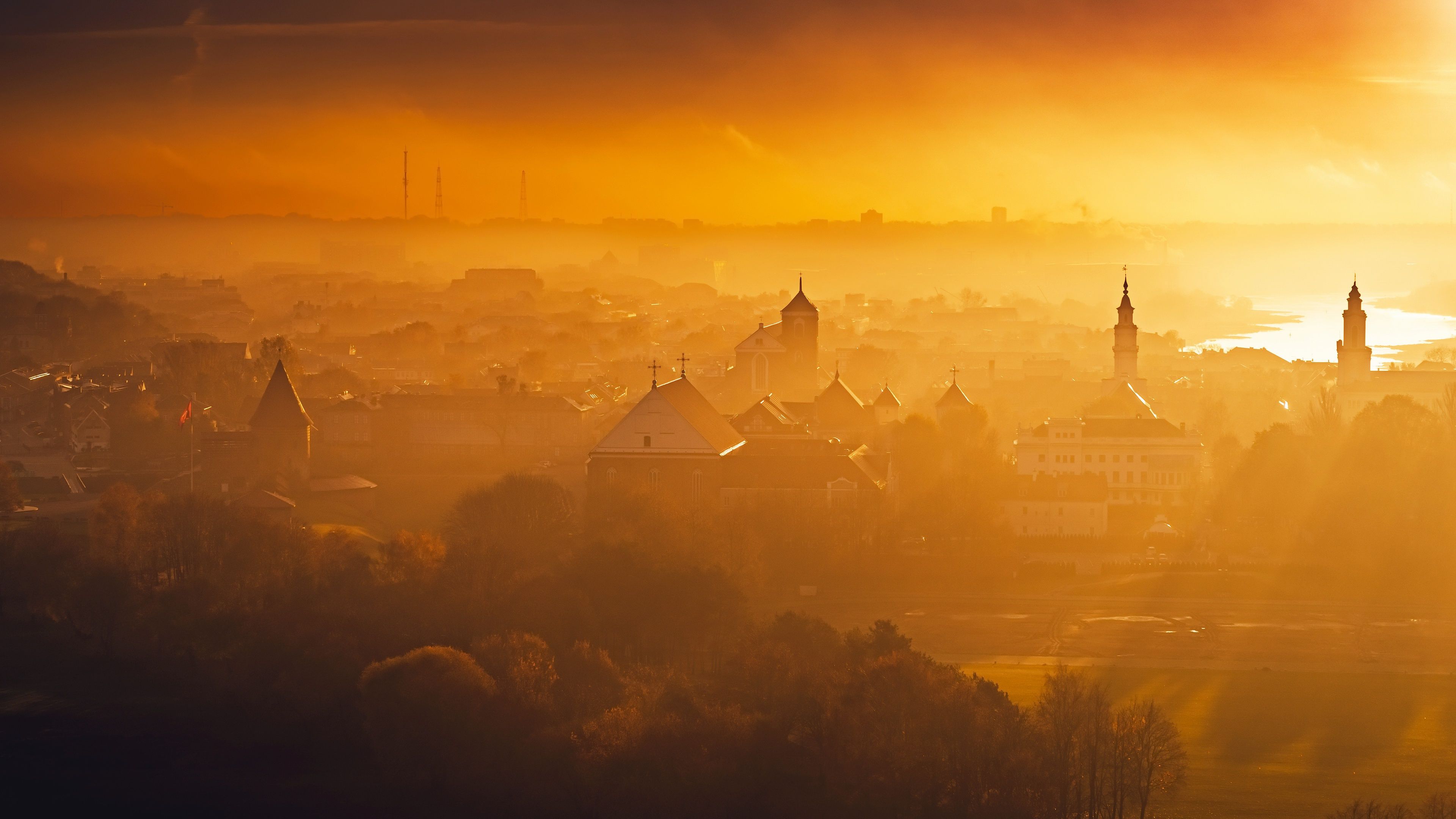 3840x2160 Golden Sunrise Over Kaunas