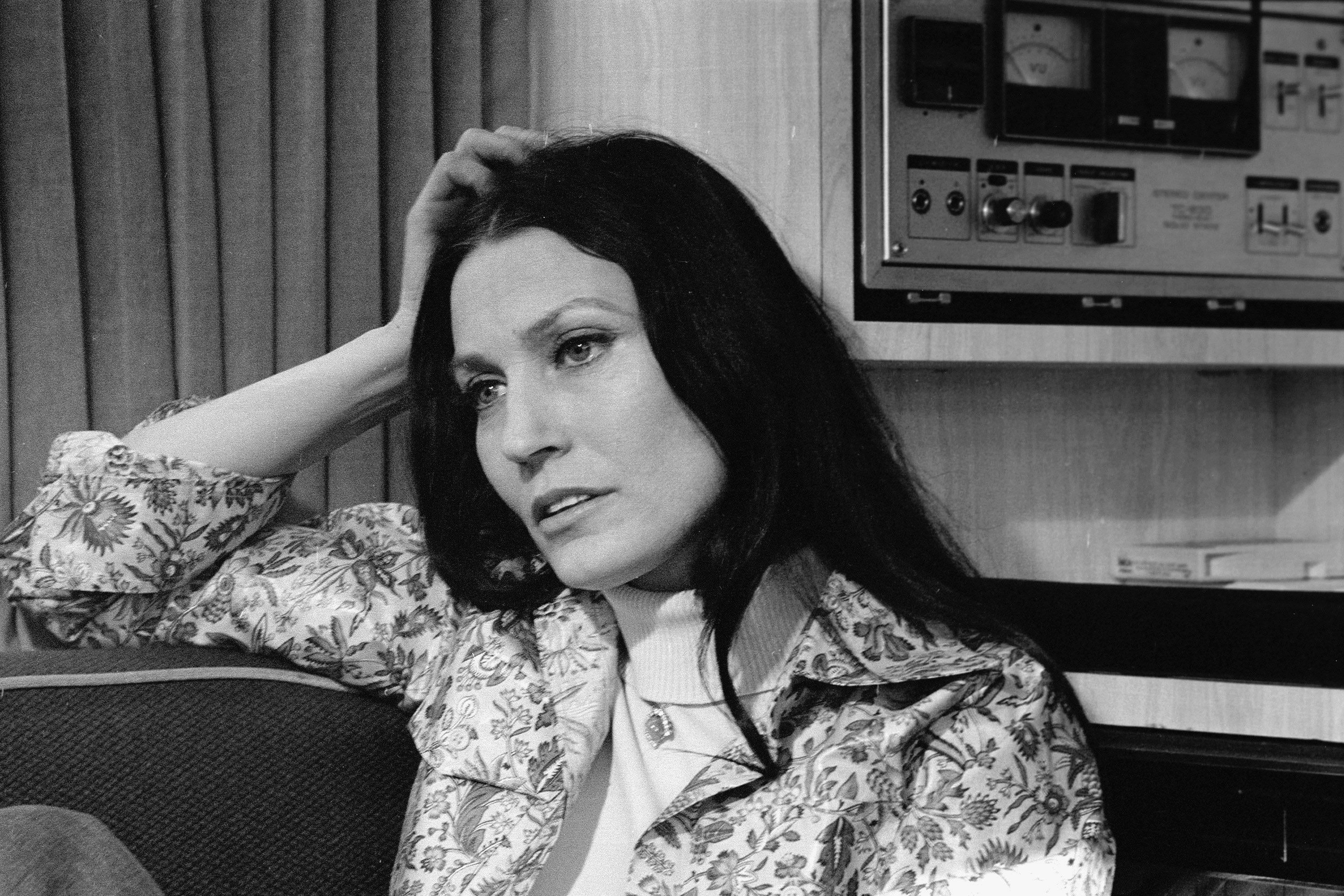 3000x2000 Loretta Lynn (1970s)