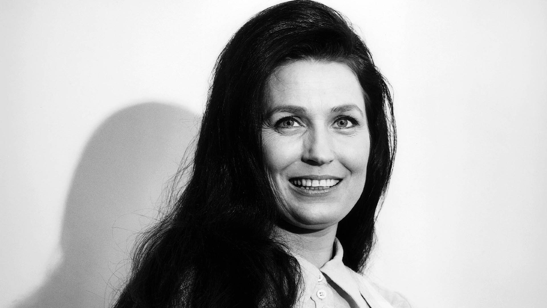 1920x1080 Inside Loretta Lynn's Incredible Life From Marrying A Bootlegger At 15 To Oscar Winning Movie About Her Rise To Stardom