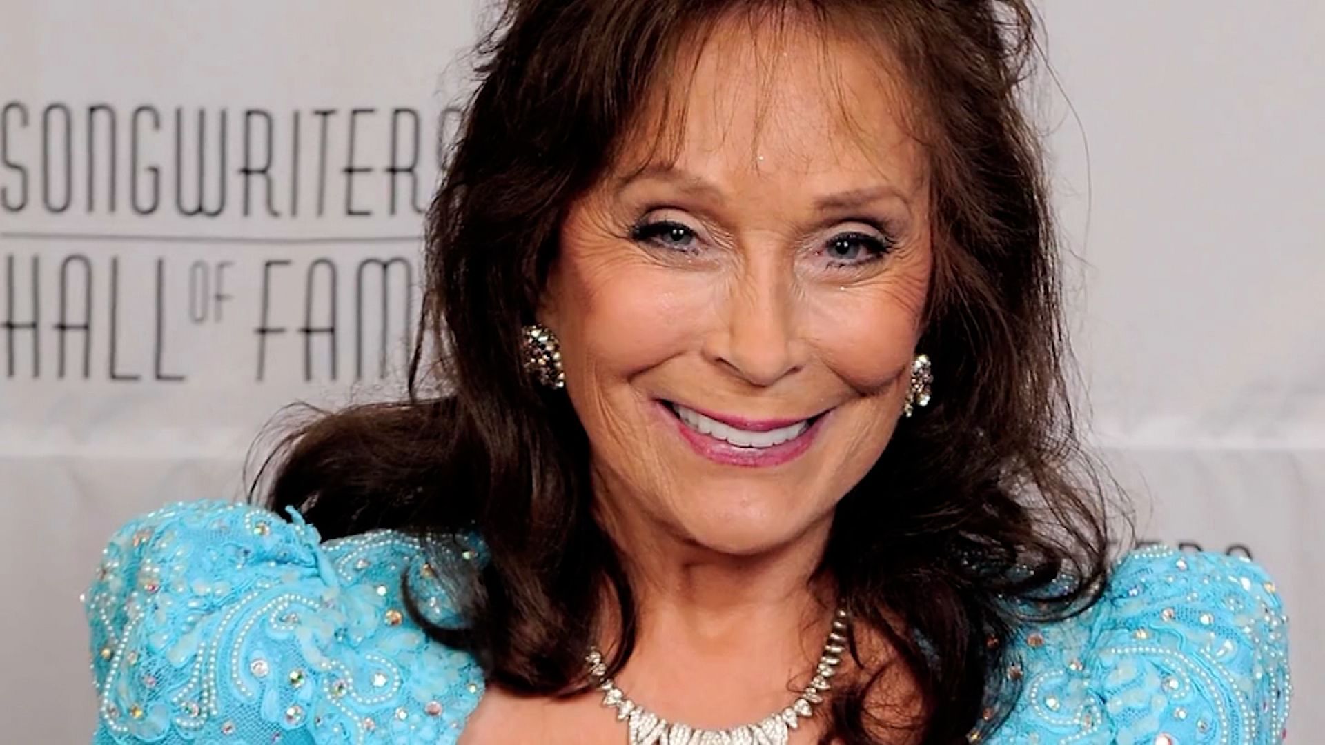 1920x1080 Loretta Lynn dead at age 90