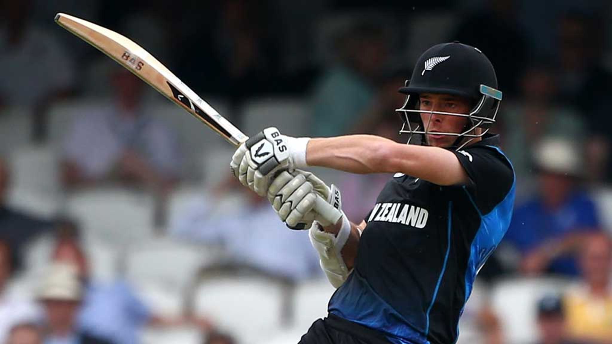 2048x1152 Mitchell Santner earns New Zealand central contract