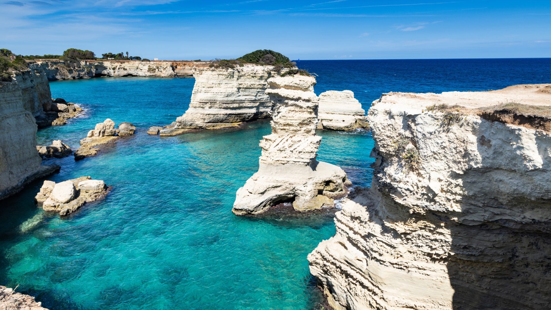 1920x1080 The magic of the Faraglioni di Sant'Andrea in Salento, Apulia