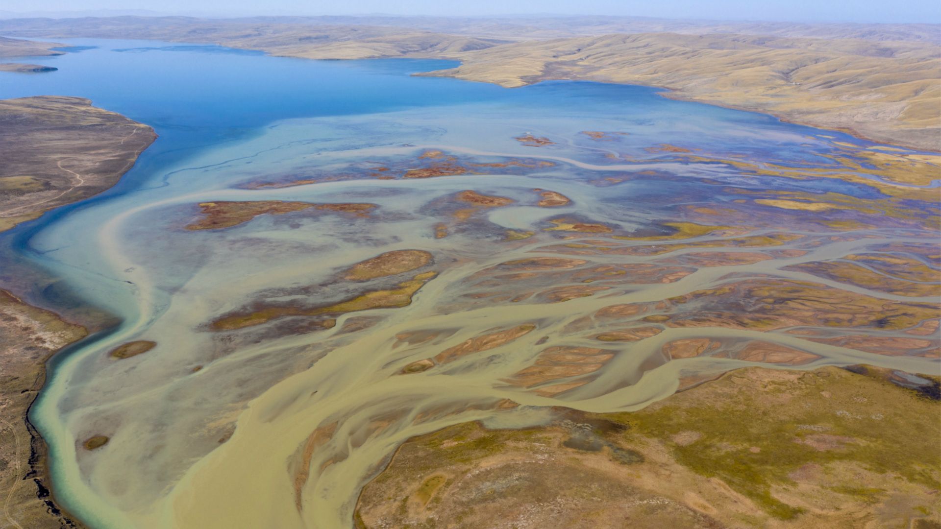 1920x1080 Breathtaking aerial scenery of Yellow River source in NW China