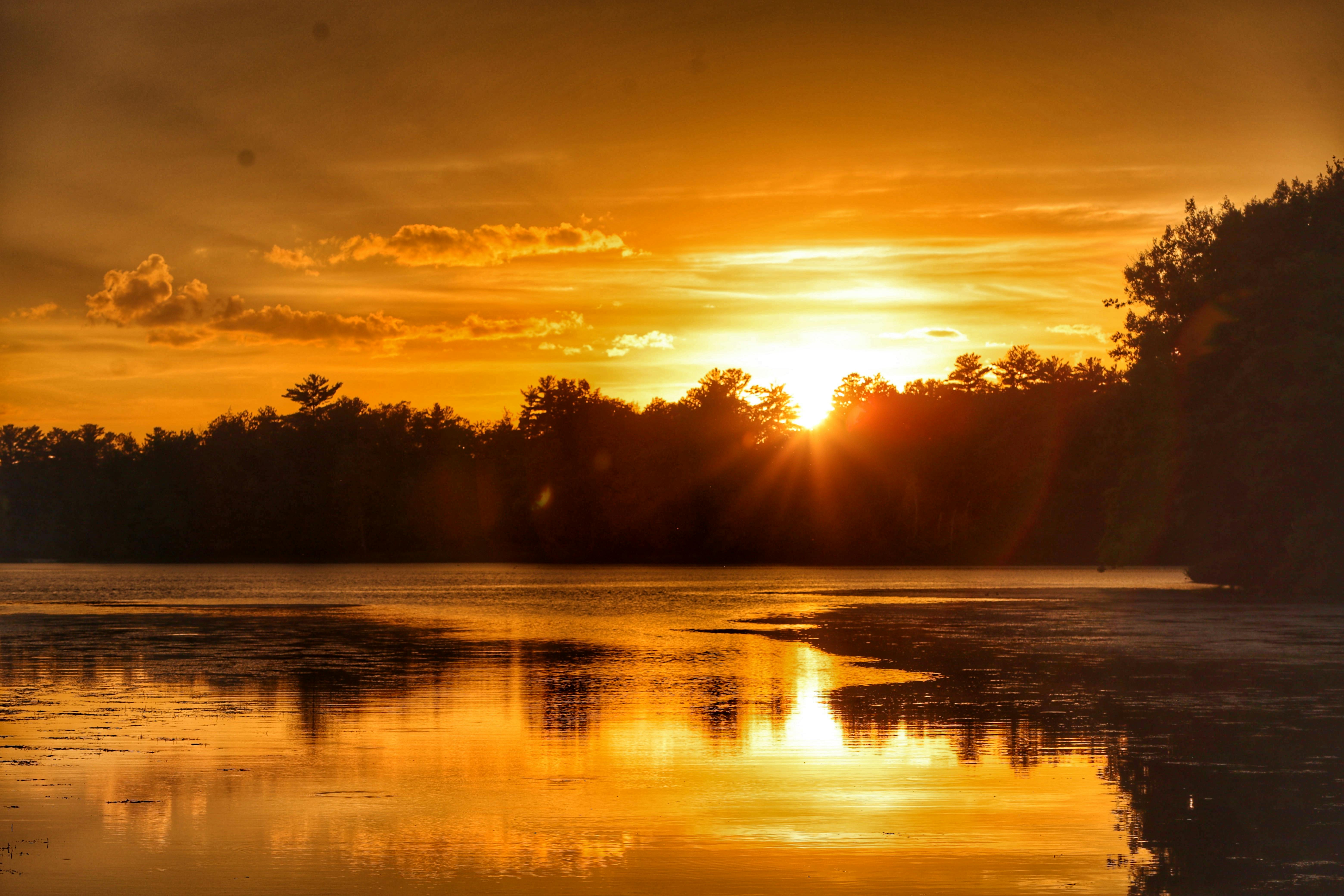 6240x4160 Yellow Sky and Sunlight over Lake at Sunset · Free