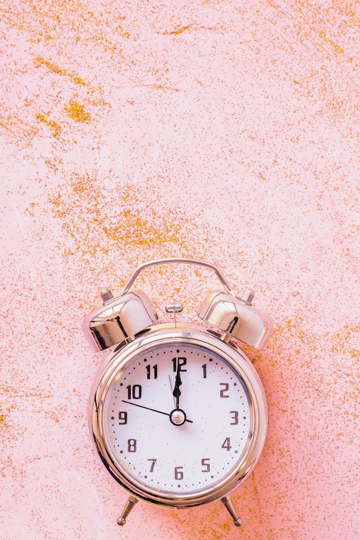 740x1110 Vintage clocks Image