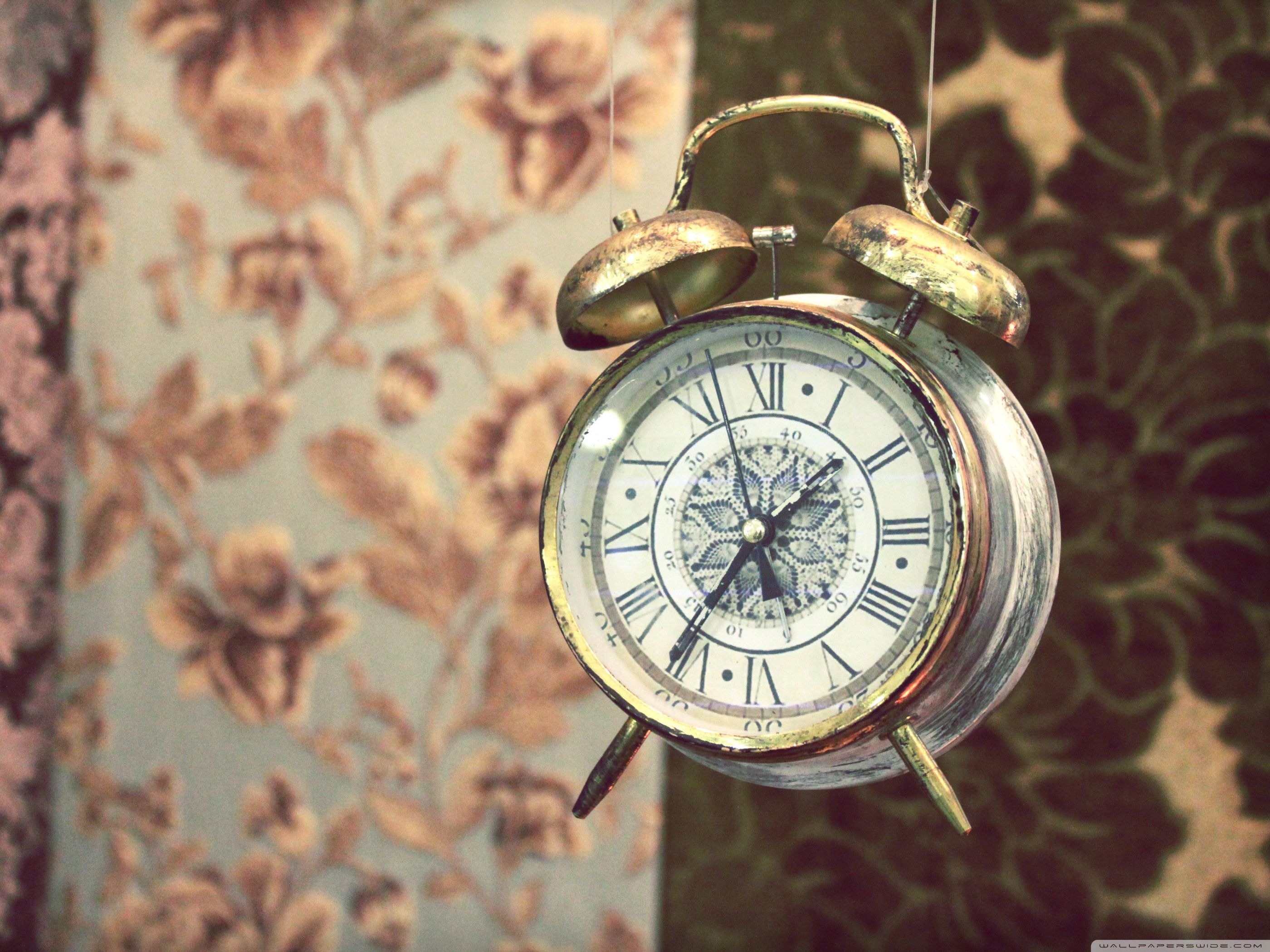 2800x2100 Old Alarm Clock 4K UHD Wallpaper for UltraHD Desktop and TV : Widescreen and UltraWide Display : Smartphone and Tablet Devices