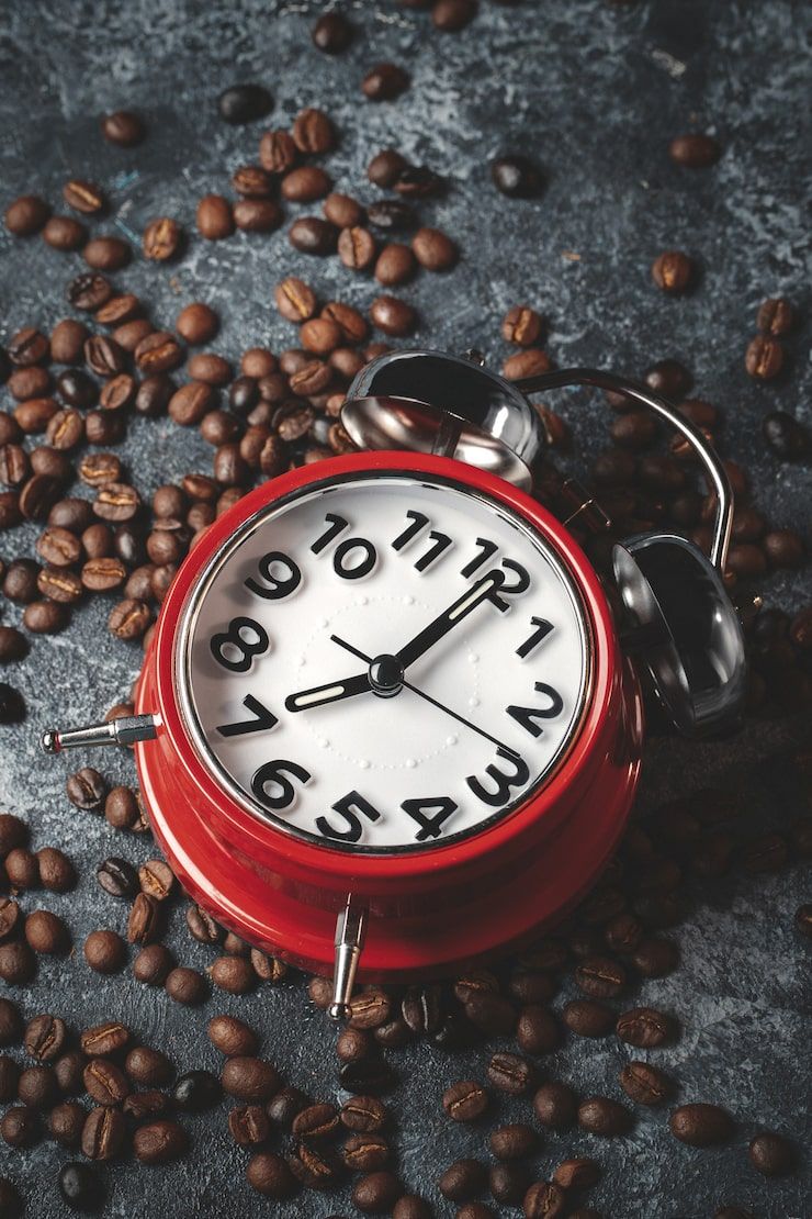 740x1110 Vintage clock background Image