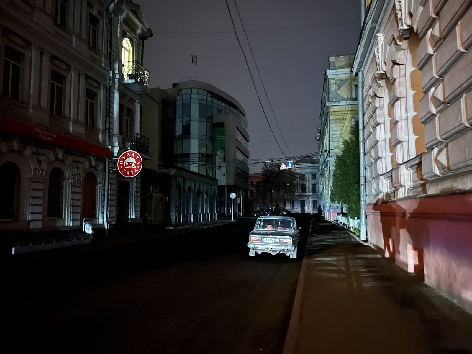 1600x1200 Students without sunlight: the underground schoolkids of Kharkiv