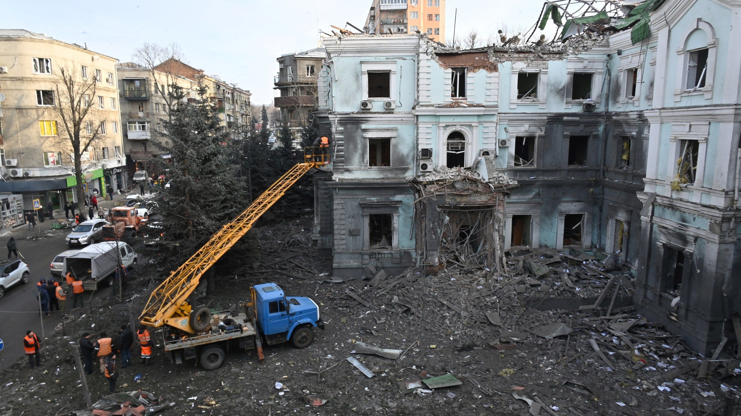 2560x1440 Ukraine Russia War Update: Historic Building In Kharkiv Destroyed In Russian Attack. WGN Radio 720's Very Own