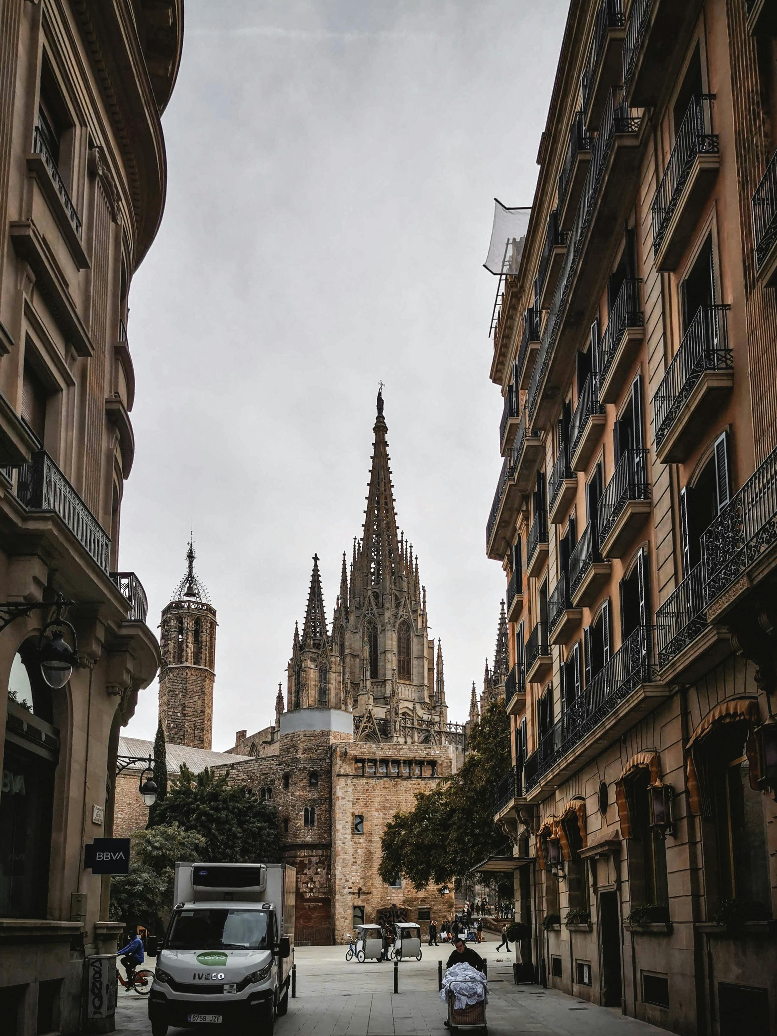2469x3292 View of the Barcelona Cathedral from a Street · Free