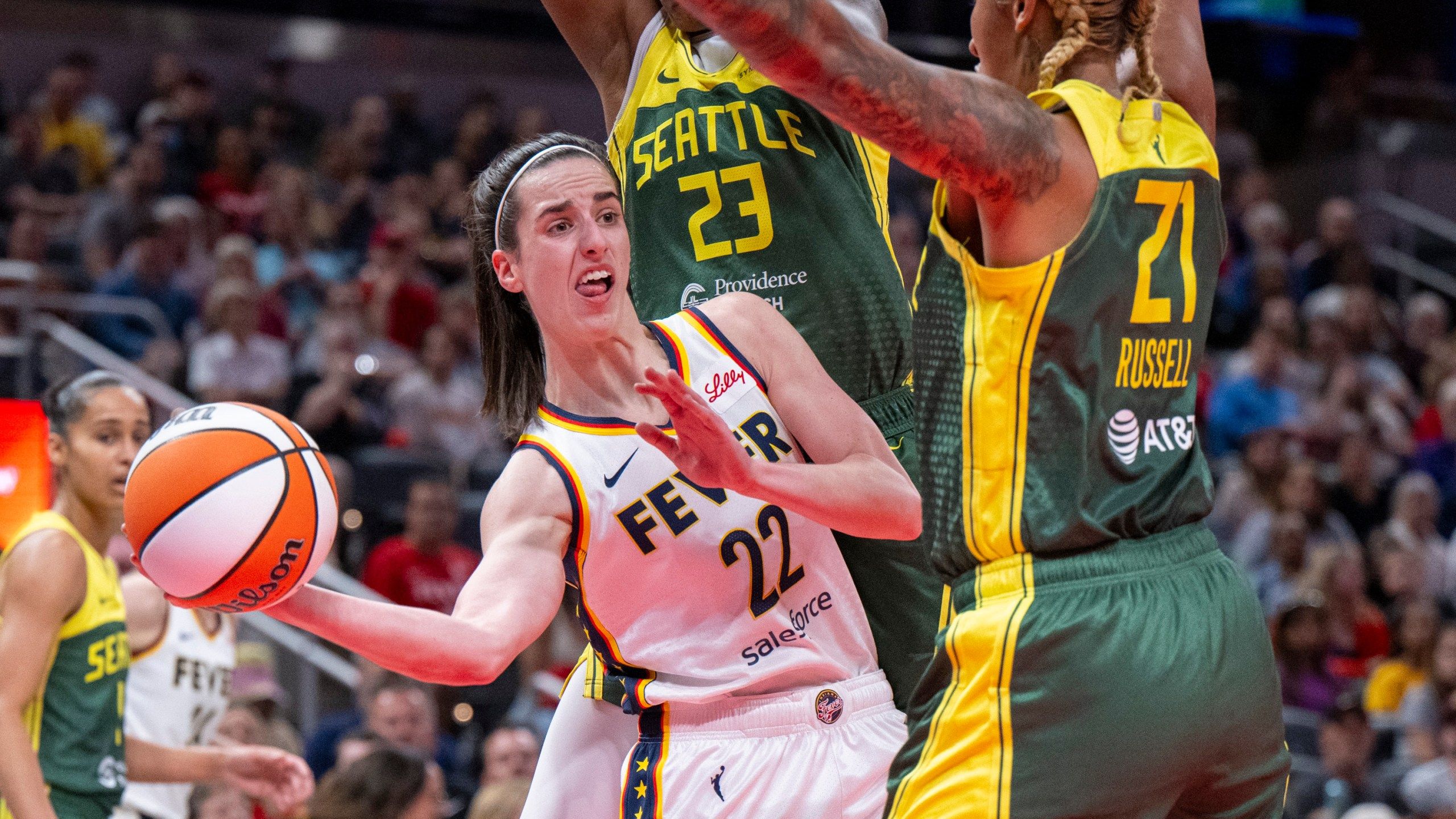 2560x1440 Caitlin Clark, physical play and questions about fouls dominating discussions around the WNBA