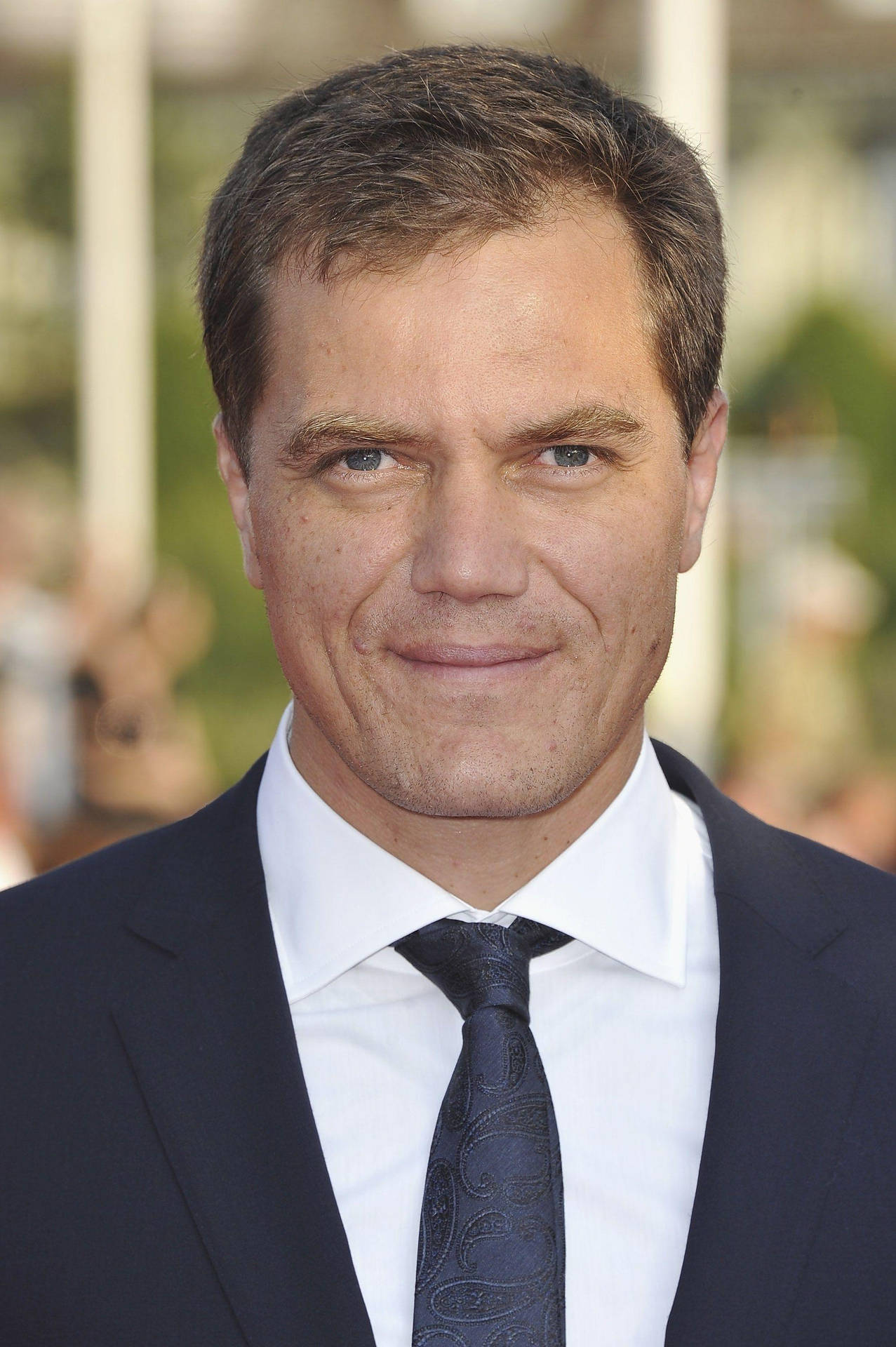 1277x1920 Download Intense Portrait Of Award Winning Actor Michael Shannon Wallpaper