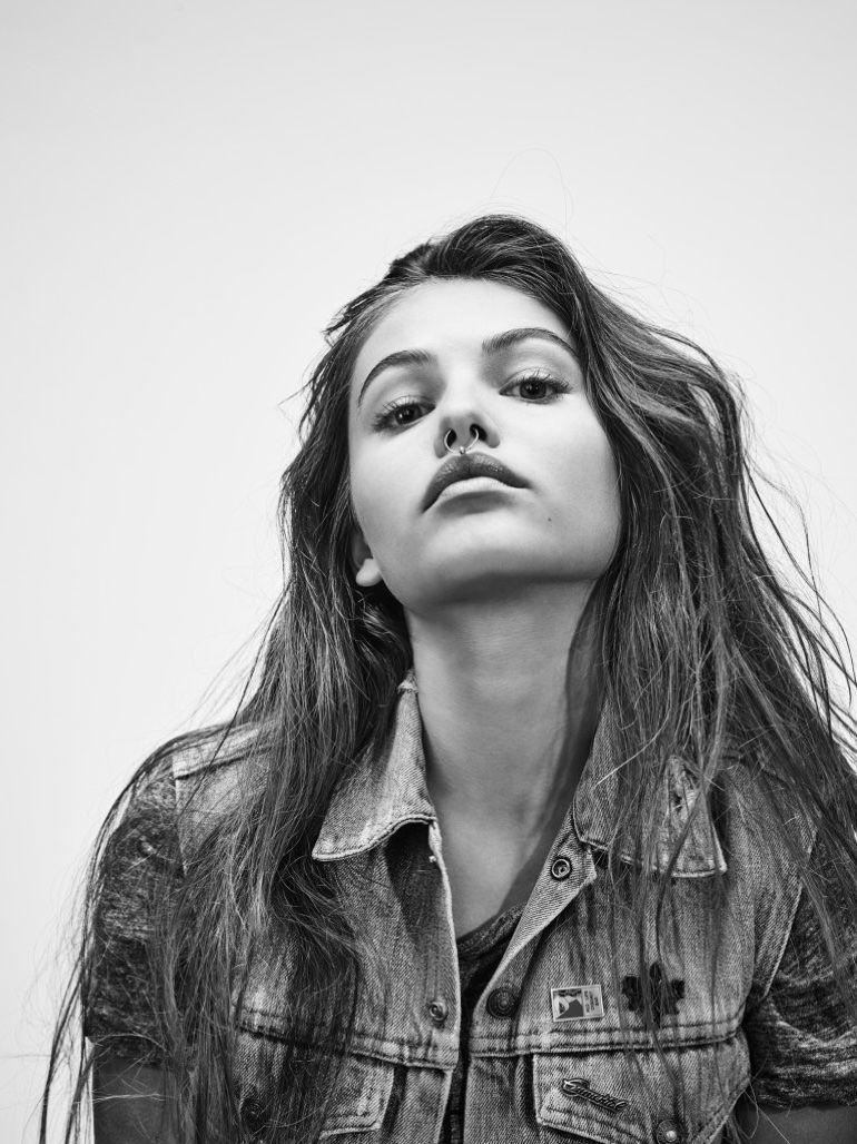 770x1028 Thylane Blondeau Wallpaper