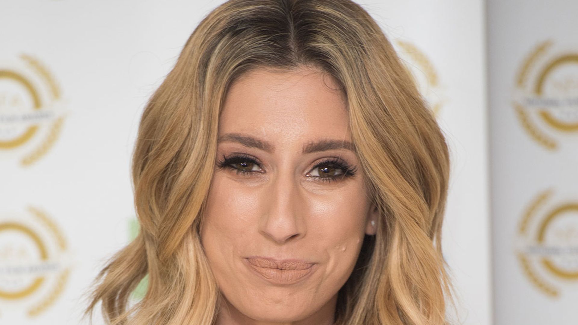 1920x1080 Stacey Solomon's latest picture of twinning Belle and Rose will melt your heart. HELLO!