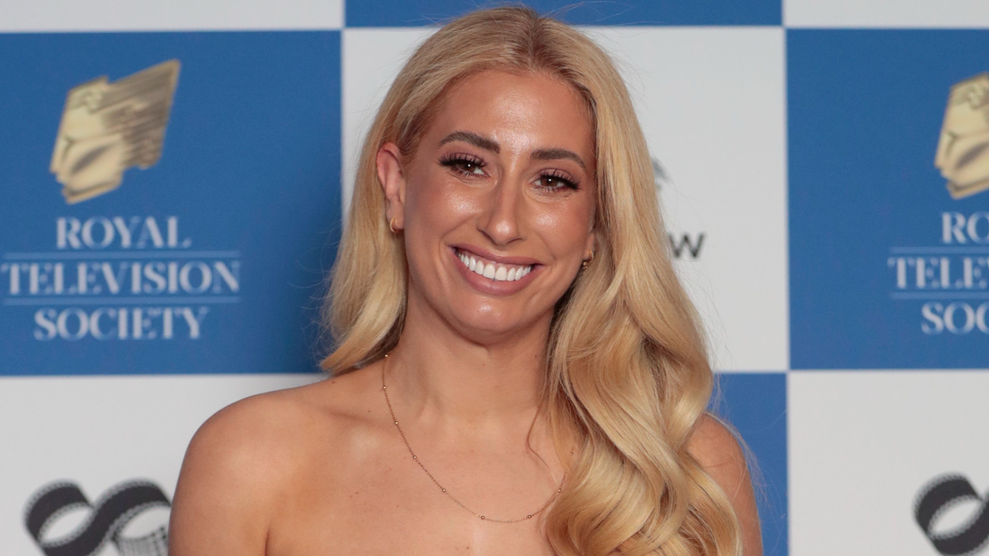 3200x1800 Stacey Solomon's dramatic kitchen transformation