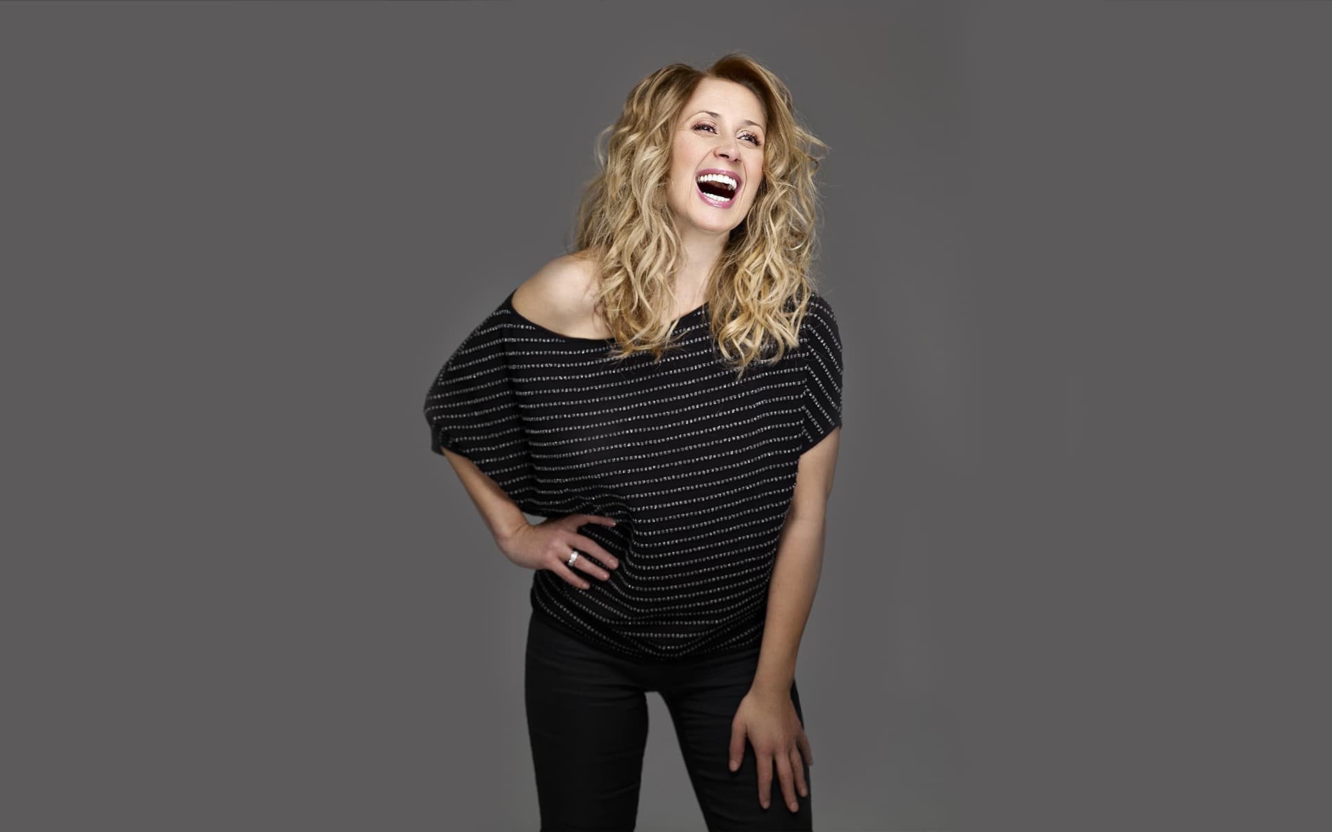 1920x1200 Lara Fabian Joyful Pose HD Desktop Wallpaper