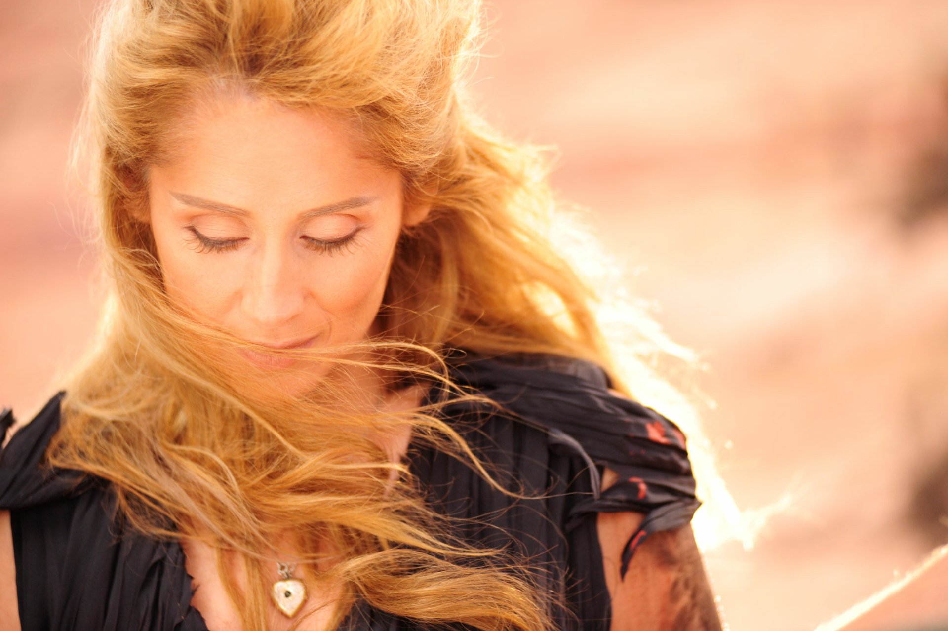 1920x1278 Lara Fabian HD Wallpaper