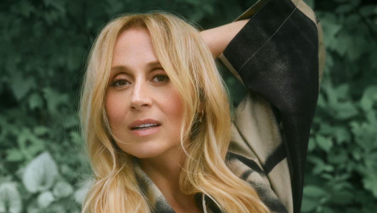 1200x680 Lara Fabian : On n'est pas sûr d'avoir les mots justes quand on a besoin de transmettre quelque chose