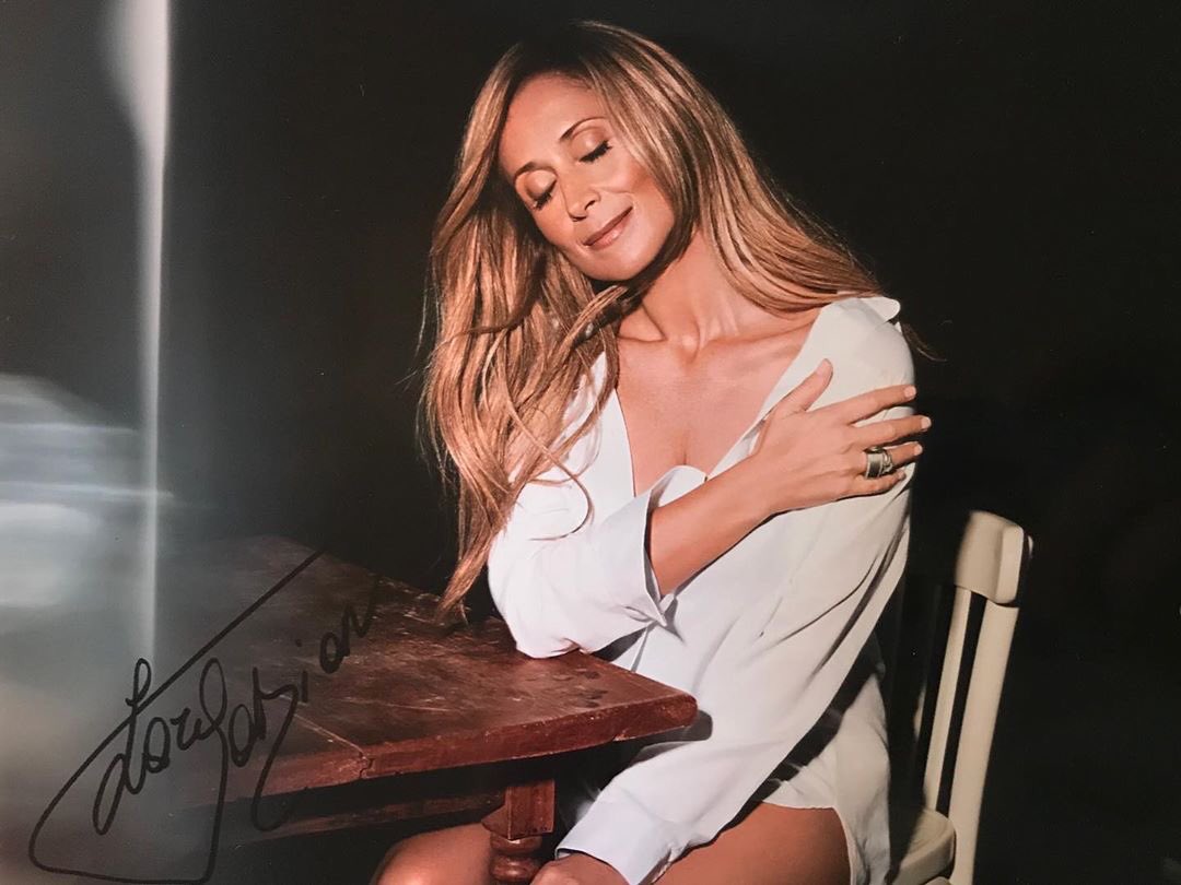 1080x810 LaraFabian #Papillon WorldTour