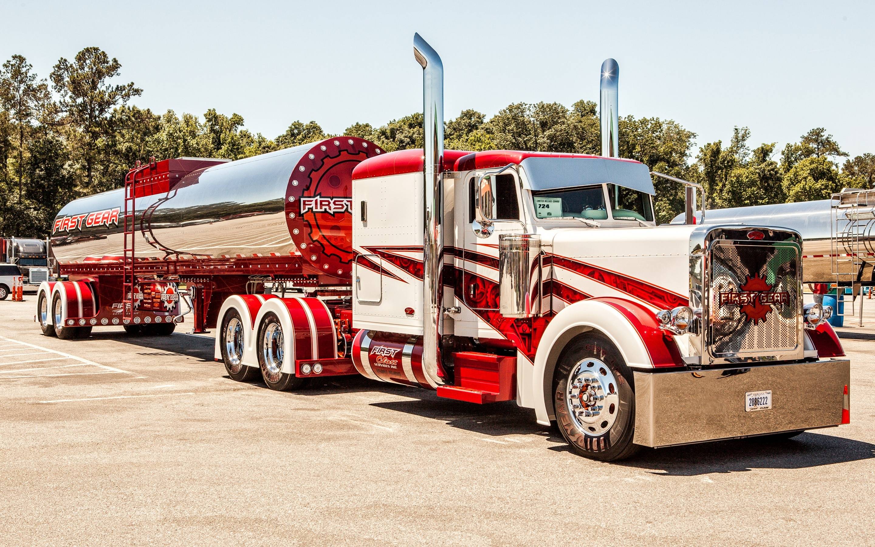 2880x1800 Big Truck Wallpaper