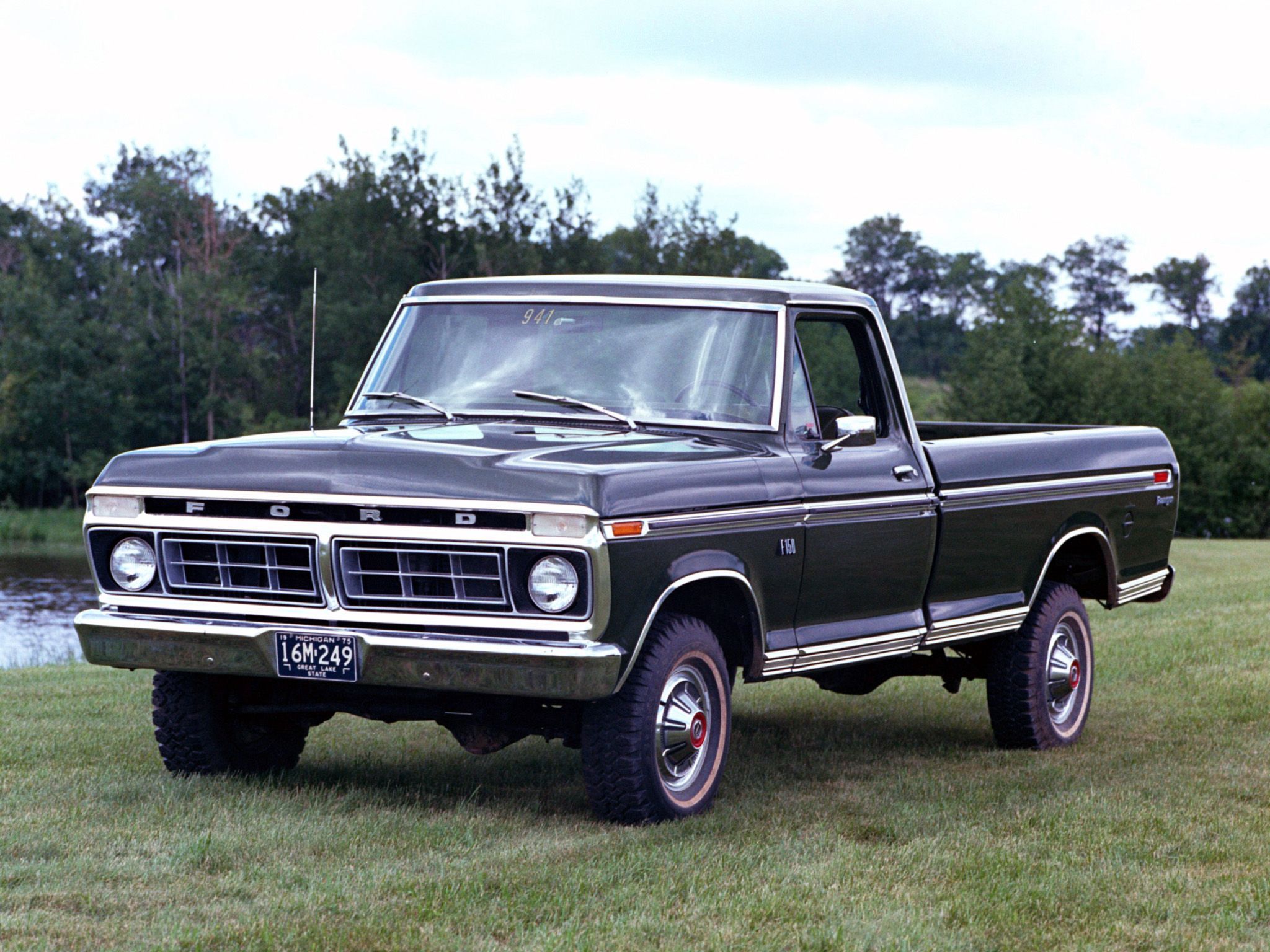 2048x1536 Old Ford Truck Wallpaper, HD Background